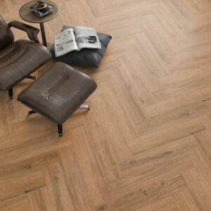 Inhaus Manor Rosecliff 64919 herringbone laminate room scene